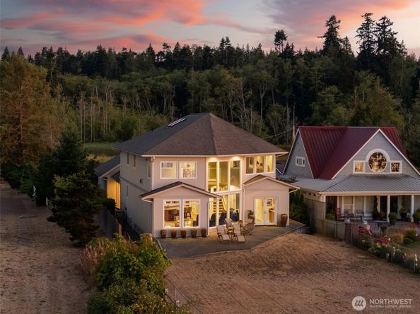 8668 NE Point No Point Road, Hansville WA 98340