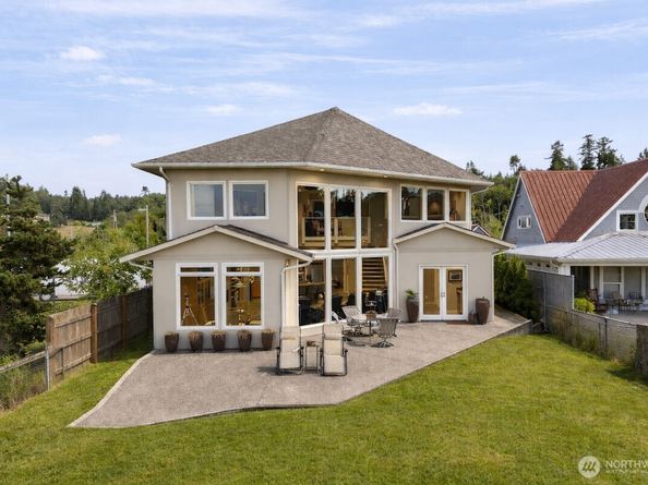 8668 NE Point No Point Road, Hansville WA 98340