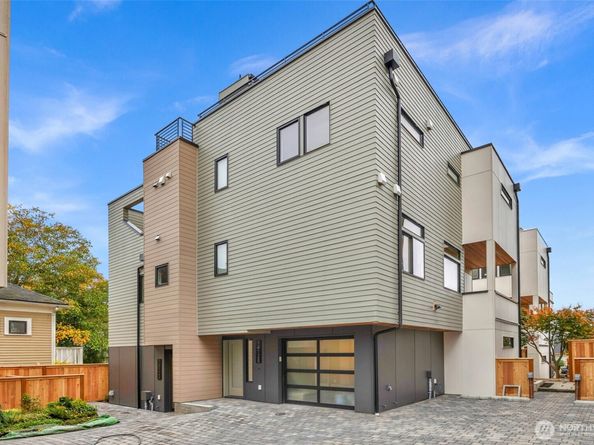 1412 N 47th Street B, Seattle WA 98103