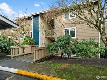 20156 Vikings Crest NE