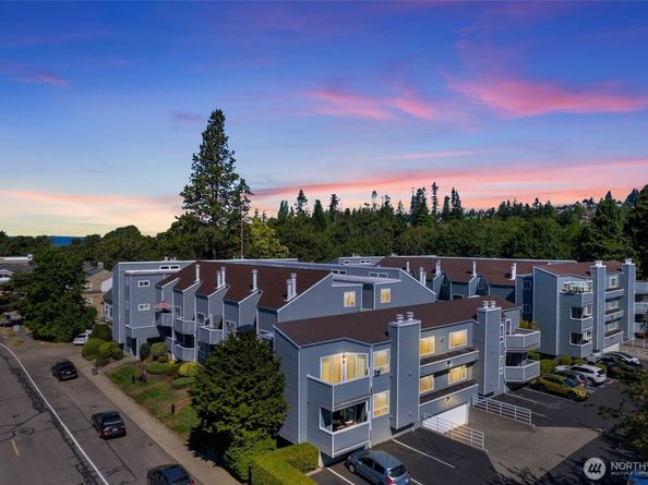 21937 7th Avenue S 213, Des Moines WA 98198