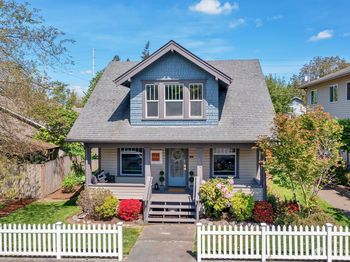 250 SE Andrews Street