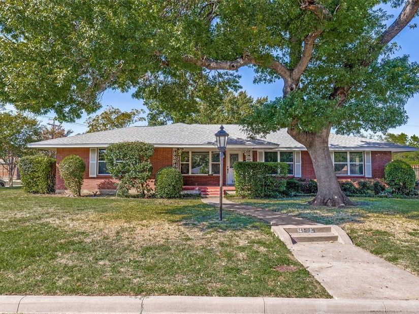 541  Woolsey Drive , Dallas Texas 75224