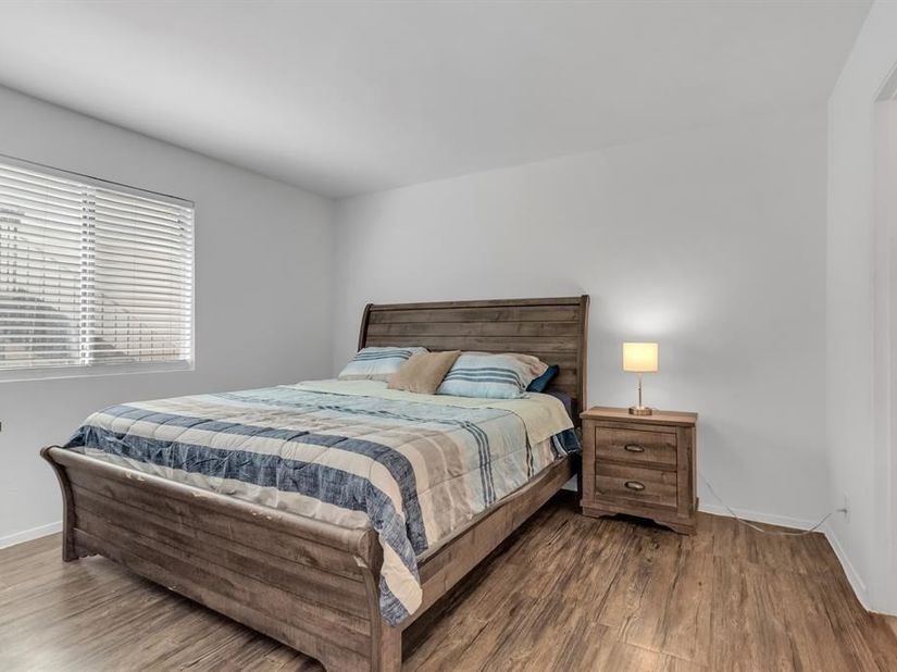 7431  Holly Hill Drive  215, Dallas Texas 75231