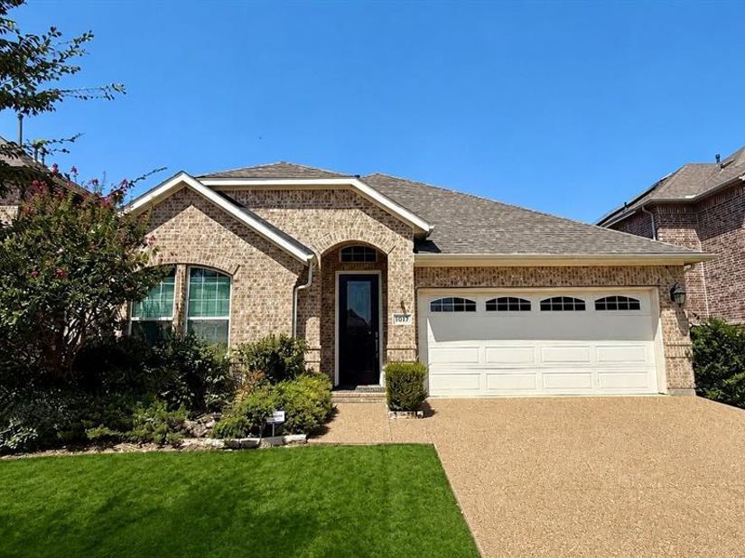 1517  Sea Island Road , Aubrey Texas 76227