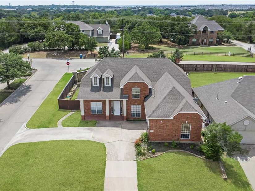 2622  Westwind Drive , Corinth Texas 76210