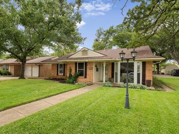 519  Staffordshire Drive 
