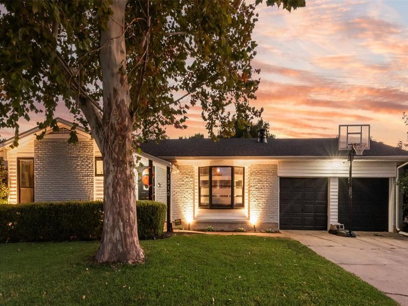 1310  Bardfield Avenue , Garland Texas 75041