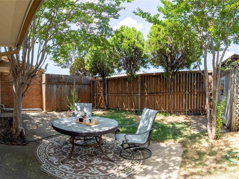 13769  Brookgreen Circle , Dallas Texas 75240