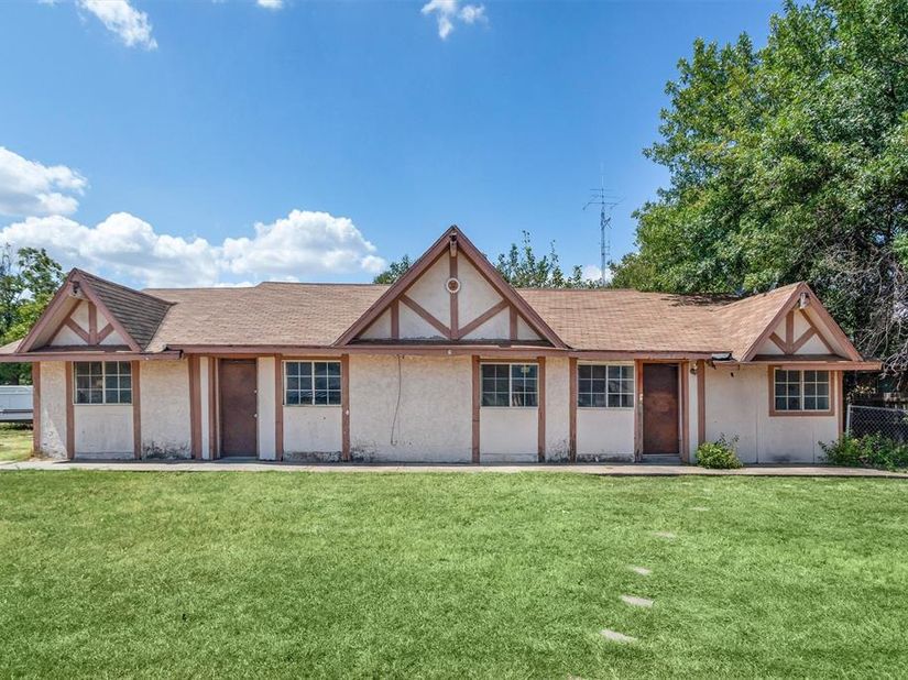 612  Meadow Park Drive , White Settlement Texas 76108