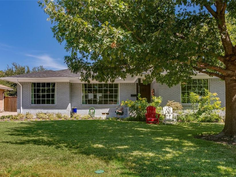 6221  Town Hill Lane , Dallas Texas 75214