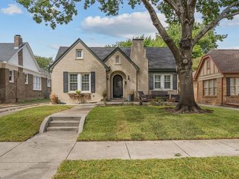 2736  Willing Avenue 