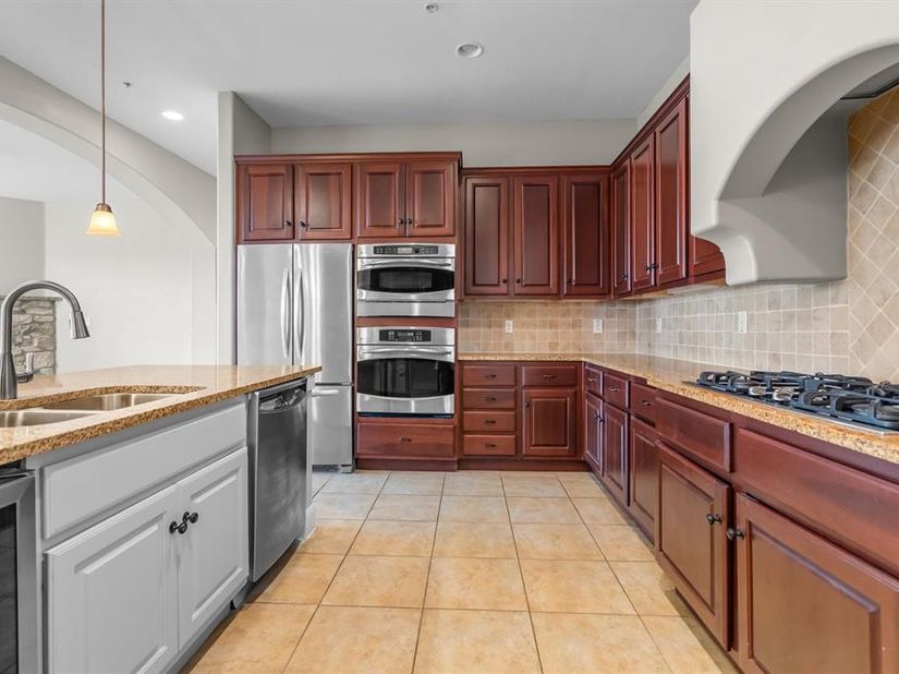 555  Via Amalfi   312, Irving Texas 75039