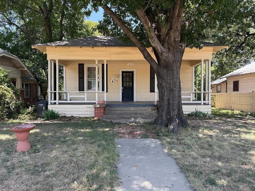 1410  Circle Park Boulevard , Fort Worth Texas 76164