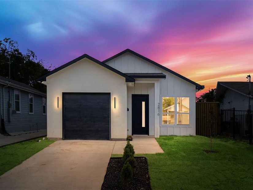 2816  Marburg Street , Dallas Texas 75215