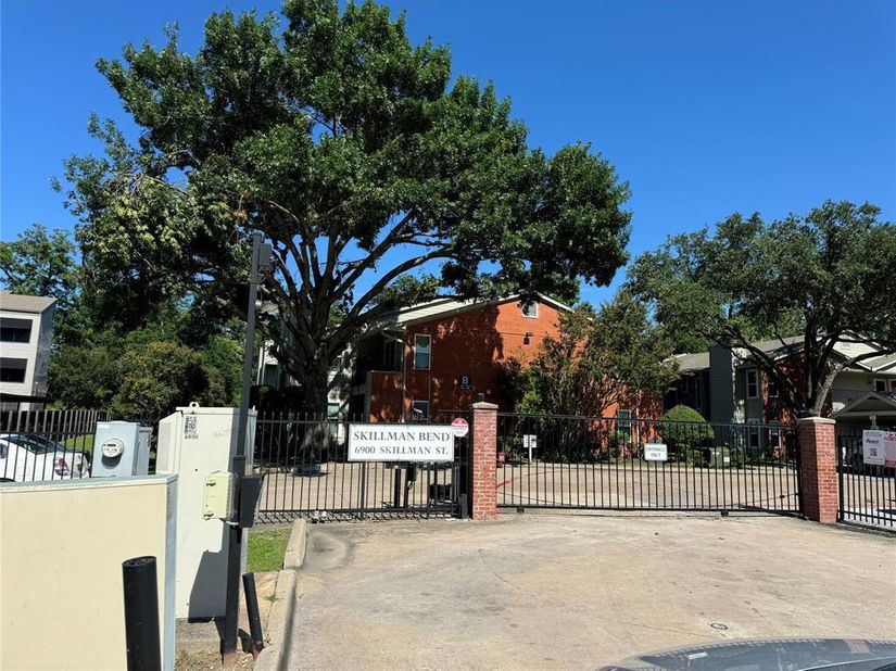 6900  Skillman Street  708, Dallas Texas 75231