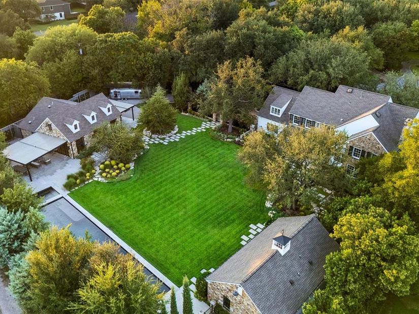 4506  Isabella Lane , Dallas Texas 75229