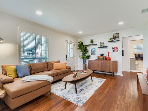 1316  Linden Lane , Garland Texas 75040