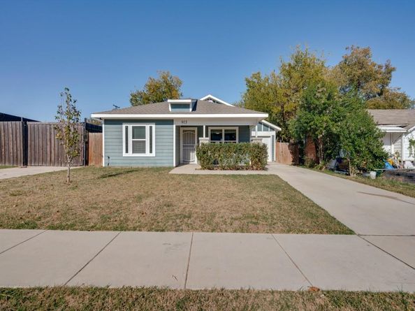 913 E Davis Avenue , Fort Worth Texas 76104