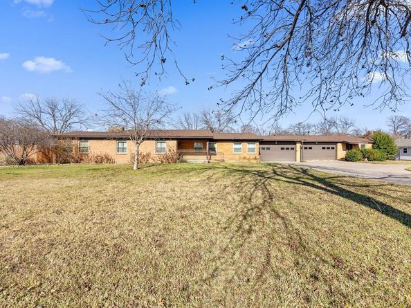 8312  Llano Avenue , Benbrook Texas 76116
