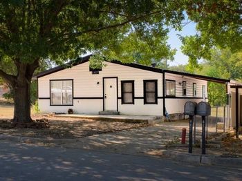 8437  Redonda Street 