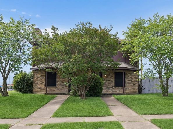 1401  Brook Meadow Circle , Lancaster Texas 75134