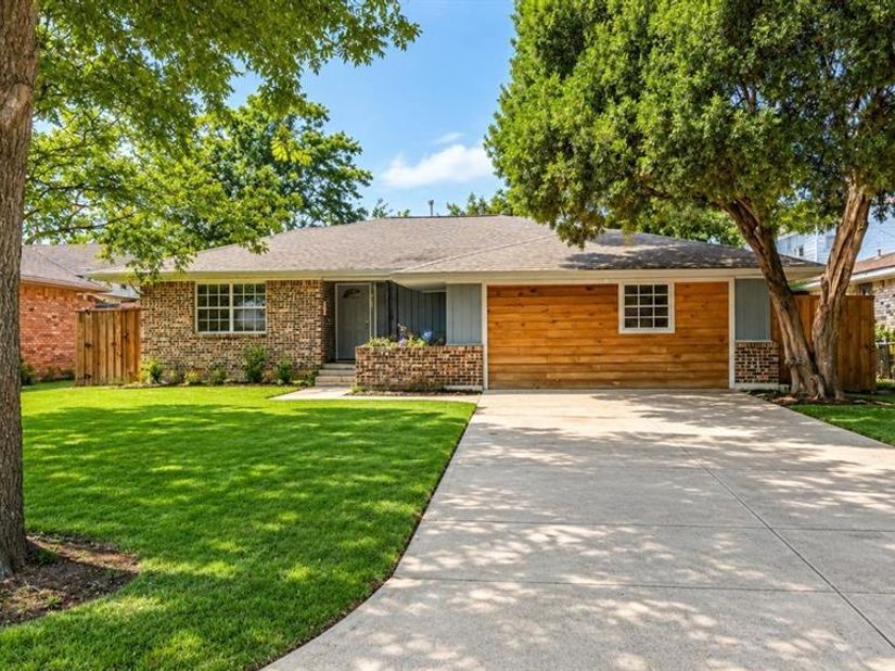 2010  Swansee Drive , Dallas Texas 75232