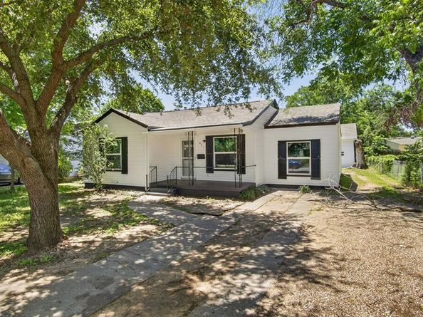 821  Gustav Street , River Oaks Texas 76114