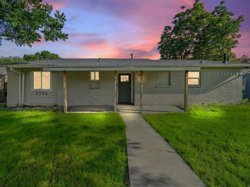 2126  Travis Drive , Carrollton Texas 75006