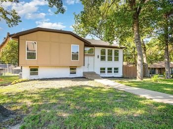 707 W Red Bird Lane 