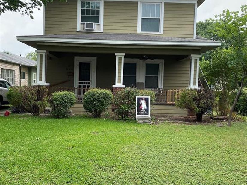 229 N Marlborough Avenue , Dallas Texas 75208