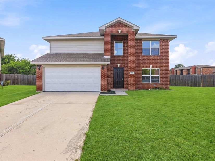 7301  Moon Ridge Court , Fort Worth Texas 76133