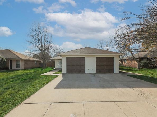 1817  San Rafael Street , Fort Worth Texas 76134