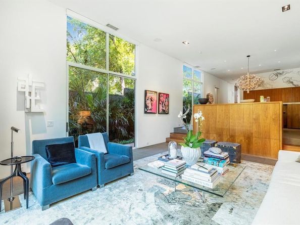 2845  Lee Street , Dallas Texas 75206