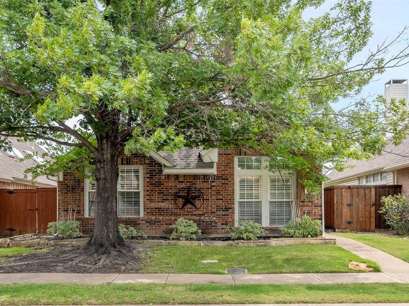 8620  Forest Glen Drive , Irving Texas 75063