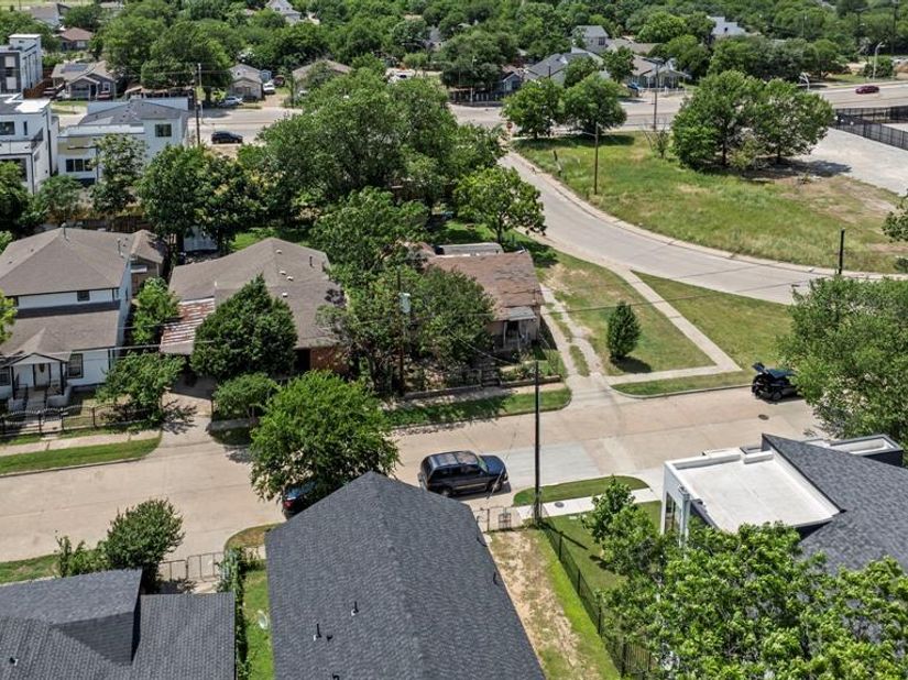 3347  Topeka Avenue , Dallas Texas 75212