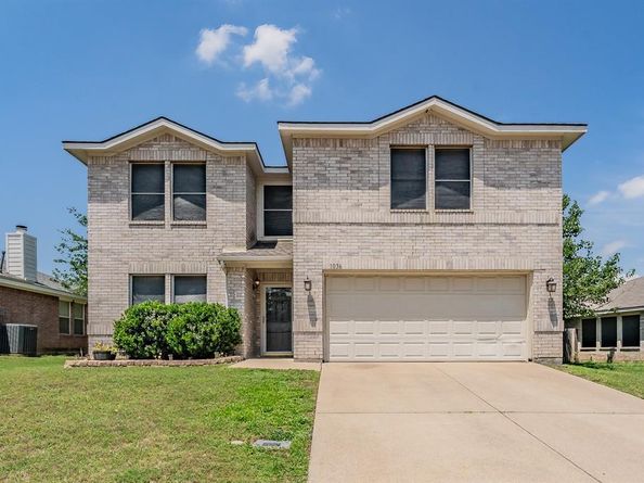 1036  Triple Crown Drive , Fort Worth Texas 76179