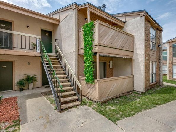 8110  skillman Street , Dallas Texas 75231
