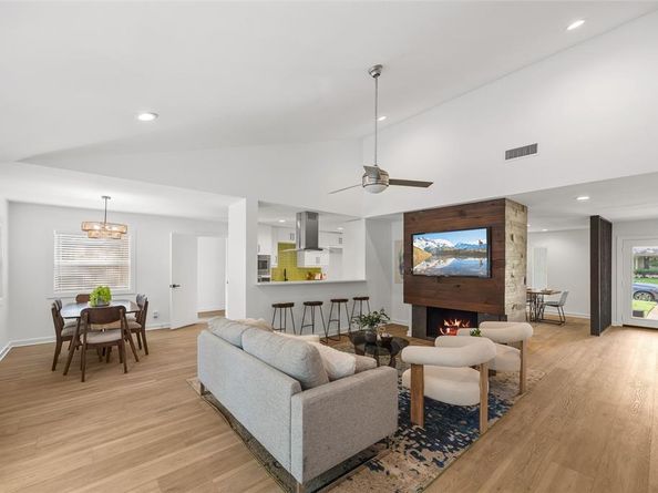 3974  Boca Bay Drive , Dallas Texas 75244