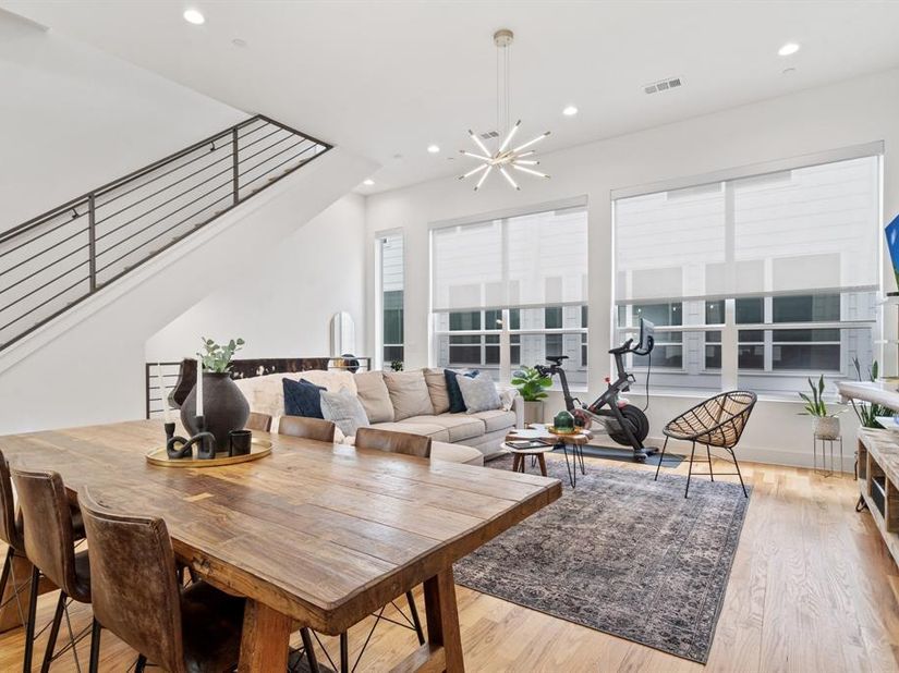 5802  Lindell Avenue  102, Dallas Texas 75206