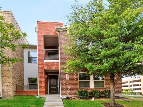 1583  Fiji Street , Dallas Texas 75203
