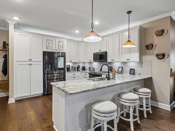 1735  Wittington Place  3207, Farmers Branch Texas 75234