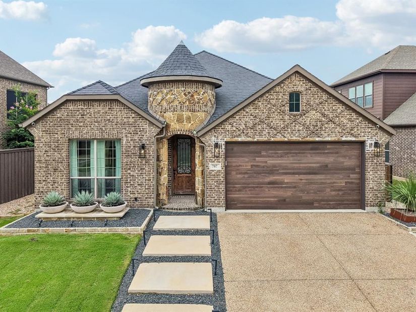 787  Deverson Drive , Rockwall Texas 75087