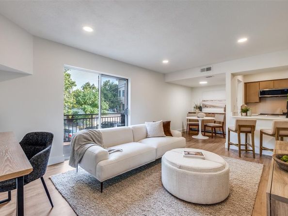 4020  Holland Avenue  211, Dallas Texas 75219