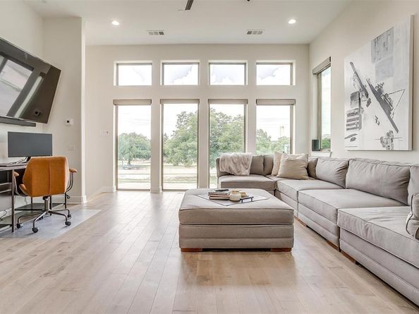 3231  Elihu Street  101, Dallas Texas 75210