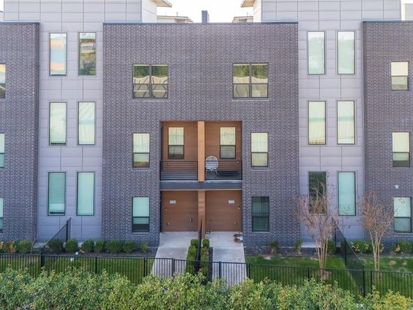 2000  Park Avenue  110, Dallas Texas 75215