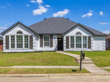 709  Flagstone Way 