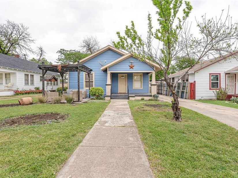 2218  Lincoln Avenue , Fort Worth Texas 76164