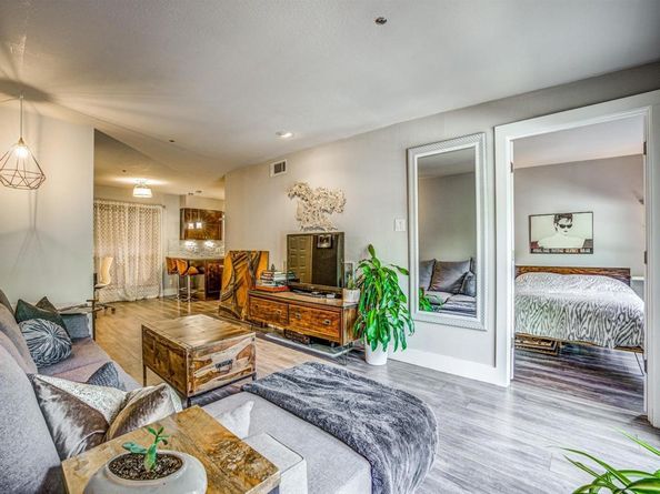 4303  Buena Vista Street  203, Dallas Texas 75205