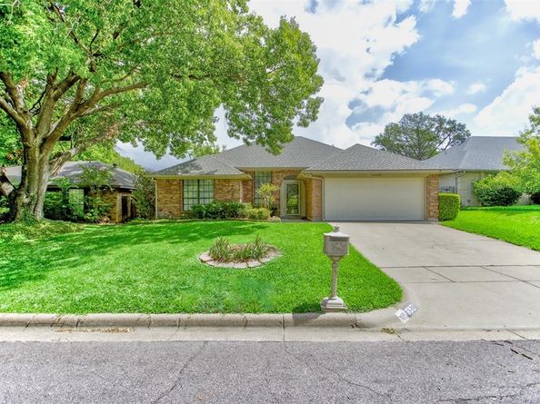 6921  Weatherwood Road , Fort Worth Texas 76133